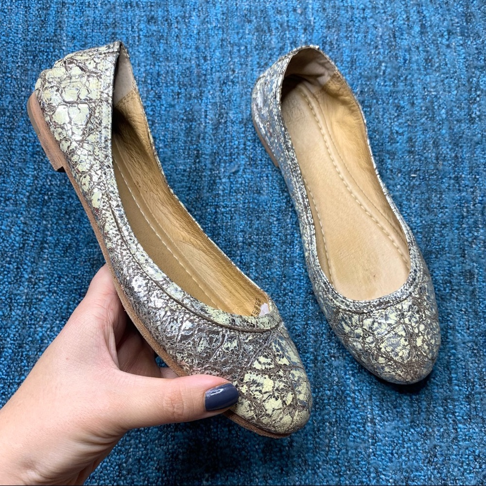 Frye Carson Ballet Flats Crackled Distressed Leather Metallic